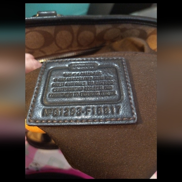 COACH Peyton - Picture 4 of 8